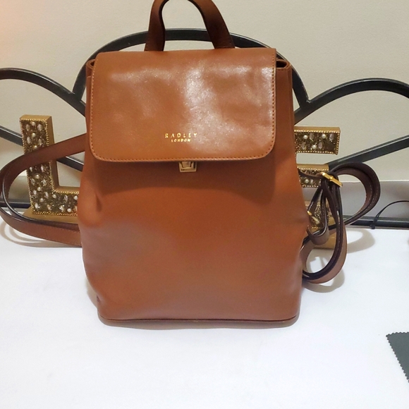 Radley London Medium Sandler Camel Street Flapover Backpack - Picture 6 of 12